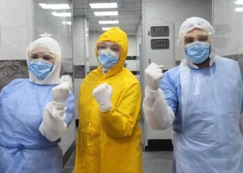 إنشاء صندوق مخاطر المهن الطبية وصرف التعويضات للأطقم تقديرًا لجهودهم