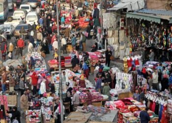 محافظة القاهرة تكشف حقيقة بيع أسواق العتبة والموسكي والفجالة لمستثمرين