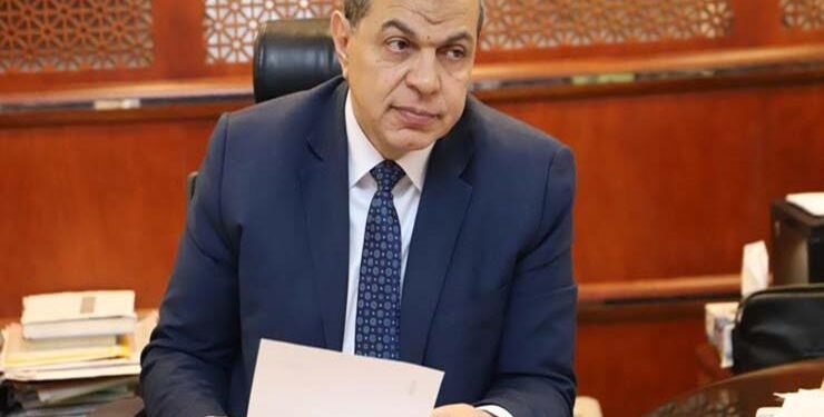 محمد سعفان وزير القوي العاملة