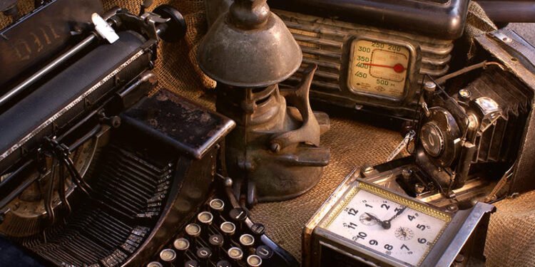 استخلاص الذهب من أجهزة “الراديو القديمة”