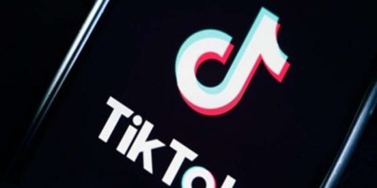 “بعد محاولة انتحار فتاتين” .. كيف تحمي ابنك من تطبيقات التحريض علي العنف؟