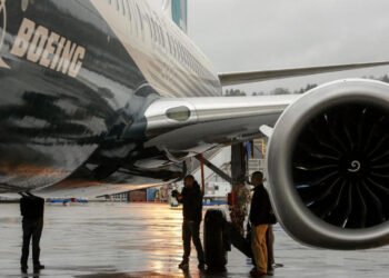 تعليق استخدام العشرات من طائرات بوينغ 777 .. أعرف السبب