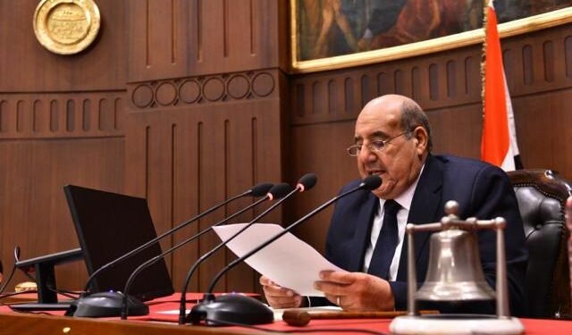 رئيس مجلس الشيوخ: نقدر دور الصحافة المصرية التثقيفي والتنويري
