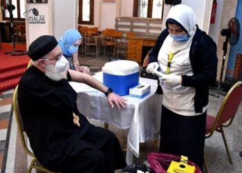 بالصور : تطعيم 126 من كهنة الإسكندرية بالجرعة الأولى من لقاح كورونا