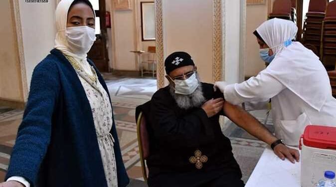 بالصور : تطعيم 126 من كهنة الإسكندرية بالجرعة الأولى من لقاح كورونا