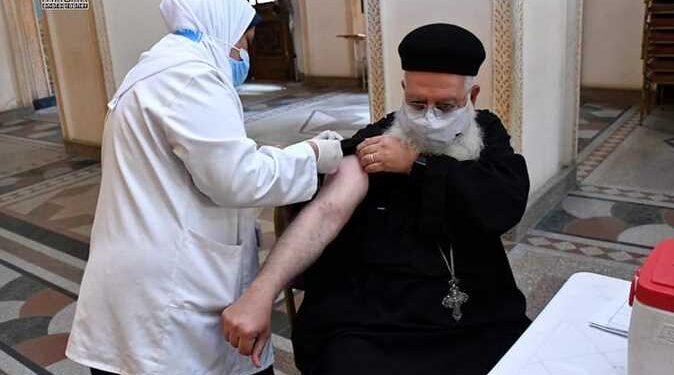 بالصور : تطعيم 126 من كهنة الإسكندرية بالجرعة الأولى من لقاح كورونا