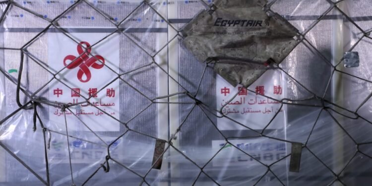 بالصور : مطار القاهرة يستقبل شحنة من لقاح كورونا الصيني