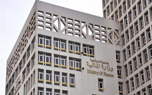 “المالية”: لا نية لمد تقديم إقرارات الضريبة العقارية