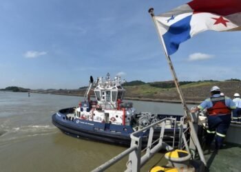 ما هو السر وراء رفع السفن التجارية المُخالفة “علم بنما”؟