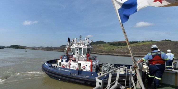 ما هو السر وراء رفع السفن التجارية المُخالفة “علم بنما”؟