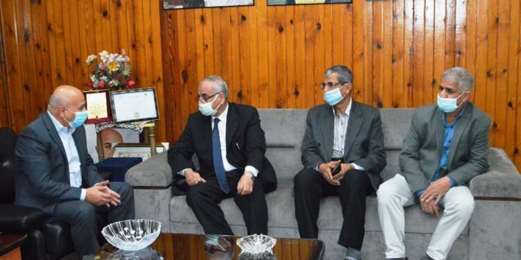 تفاصيل إجتماع مجلس إدارة “مصر للزيوت والصابون” مع قيادات نقابة العاملين بالصناعات الغذائية