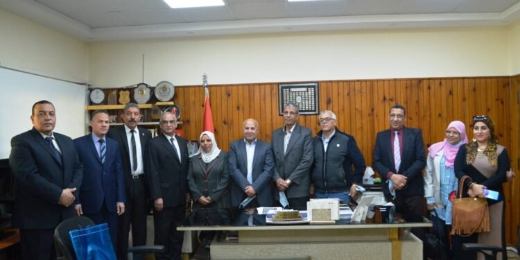 تفاصيل إجتماع مجلس إدارة “مصر للزيوت والصابون” مع قيادات نقابة العاملين بالصناعات الغذائية