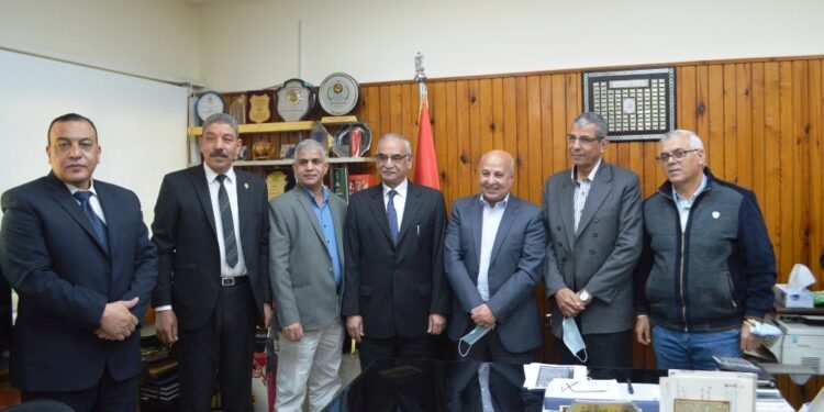 تفاصيل إجتماع مجلس إدارة “مصر للزيوت والصابون” مع قيادات نقابة العاملين بالصناعات الغذائية