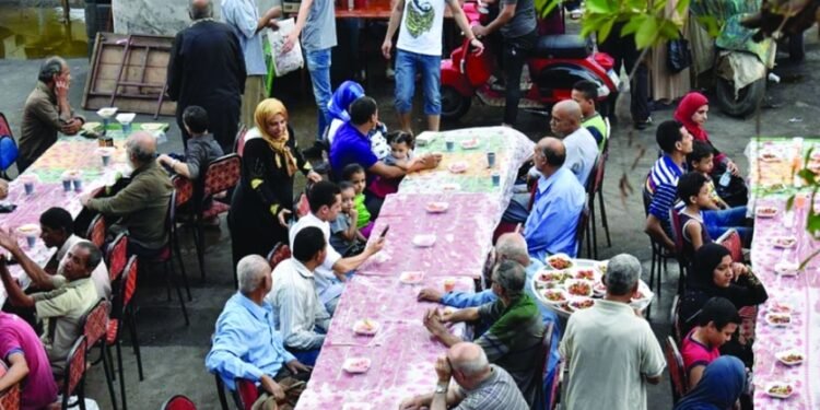 كيف تحمي نفسك من كورونا أثناء التجمعات العائلية في شهر رمضان؟