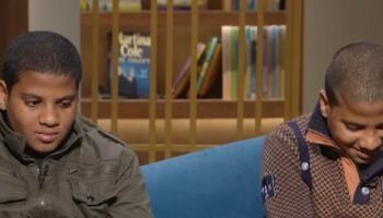 الرئيس يوجه بتوفير احتياجات طفلين كفيفين يعملان لمساعدة والدتهما