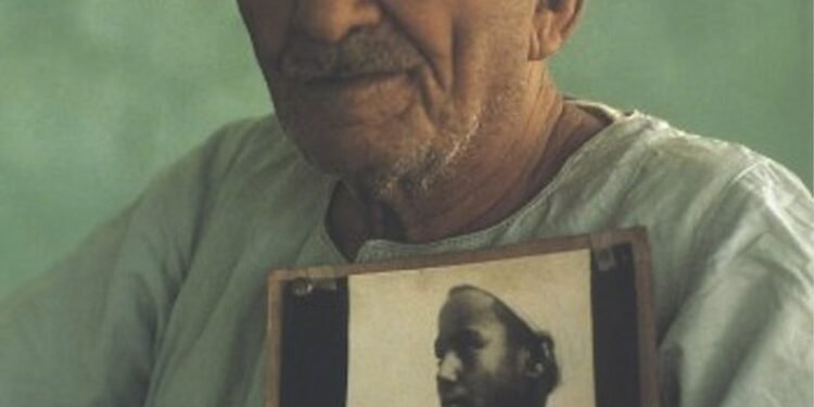 “طفل مصري” وراء اكتشاف مقبرة توت عنخ امون