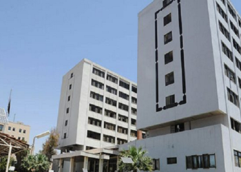 الحكومة تنفي تحديد سعر الكهرباء حسب المنطقة الساكن بها المواطن