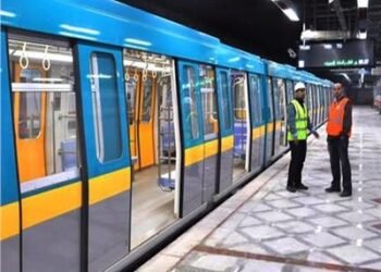 المترو يحذر الركاب من استخدام المرفق دون ارتداء الكمامة
