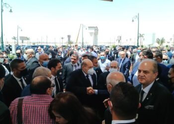 النائب خالد عيش يقدم واجب العزاء لرئيس مجلس الشيوخ في وفاة والدة سيادته