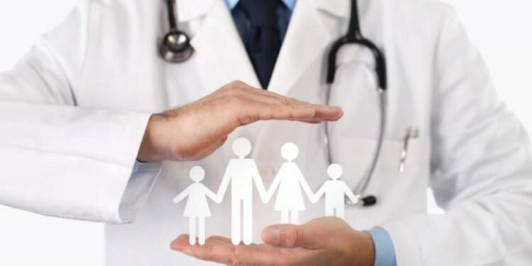 الفئات المعفاة من رسوم التأمين الصحي بقرار رئيس الحكومة