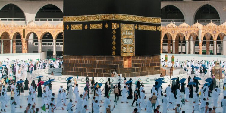 الخميس المقبل الشمس تتعامد على الكعبة المشرفة