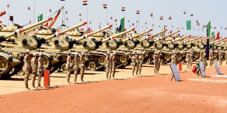 هاشتاج #الجيش_المصري يتصدر تويتر ومغردون: رجال صدقوا ما عاهدوا الله عليه فأنقذوا مصر