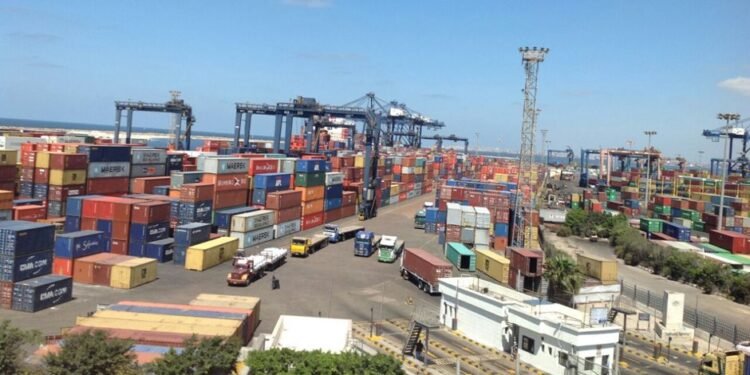 كل ما تريد معرفته عن ميناء الاسكندرية بعد زيارة الرئيس