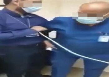 القصة الكاملة للطبيب صاحب واقعة أهانه ممرض “مُسن” .. والعقوبة المتوقعة