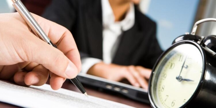 كيف تتخلص من الطاقة السلبية داخل العمل؟ 7 نصائح عليك بها