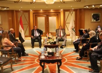 سعفان يلتقي أمين عام العمال العرب لبحث تأثير كورونا علي فرص العمل العربية