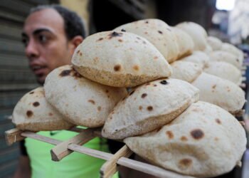 هل يوجد تحريك في سعر رغيف الخبز قريبا؟.. وزير التموين يوضح