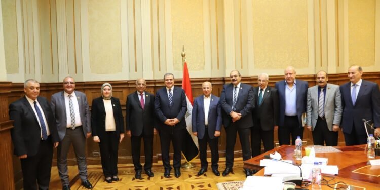 النائب خالد عيش :حريصون على سرعة إصدار قانون العمل الجديد تزامناً مع “إستراتيجية حقوق الإنسان” وتحديات “كورونا “