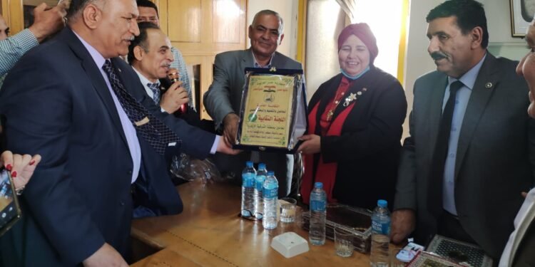 تكريم النائبة منيرة الاشقر من نقابة العاملين بالتعليم والبحث العلمي