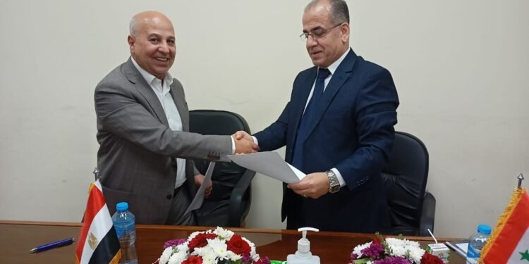 وفد عمالي سوري في نقابة “الصناعات الغذائية”:مصر تشهد حالة من الإستقرار والتنمية الشاملة ..وعمال سورية مستمرون في العمل والإنتاج وحماية دولتهم رغم الحصار الجائر والتحديات