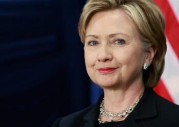 هيلاري كلينتون تحذر من العملات الرقمية