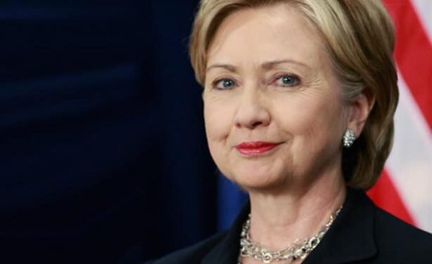 هيلاري كلينتون تحذر من العملات الرقمية