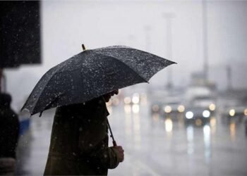 تجنب لمس أعمدة الكهرباء .. 10 نصائح للمواطنين وقت المطر