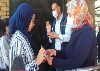 الاربعاء القادم منع دخول المواطن للمصلحة الحكومية إلا بكارت اللقاح