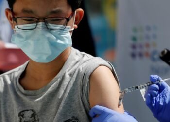 تطعيم 8 مليون طفل بلقاح كورونا من 12 لـ 15 سنه