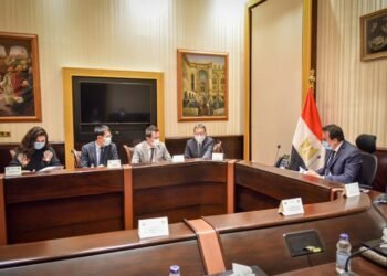 “تويوتا” تهدي مصر 30 سيارة مُجهزة لنقل اللقاحات