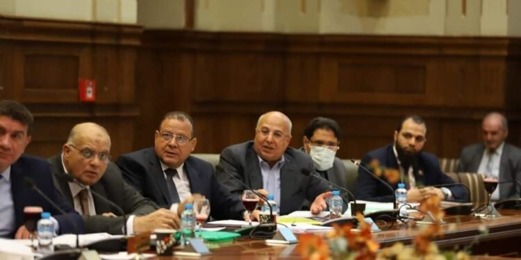 اللجنة العمالية المشاركة بمناقشة قانون العمل: توافقنا علي تعديلات تُحقق الامان الوظيفي