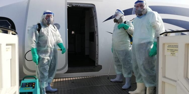 طوارئ بمطار القاهرة لمواجهة متحور كورونا الجديد