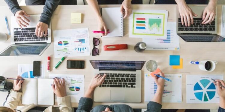 6 نصائح لخلق بيئة عمل افضل مع زملائك