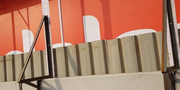 القانون يحظر وضع الاعلانات فوق الكباري وعلي مداخلها ومواطنين مُستائين من شكل الاعلانات فوق الكباري الجديدة