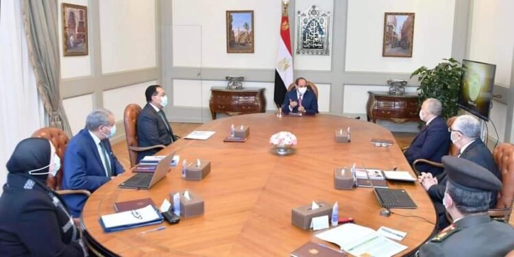 الرئيس يطلع علي الموقف التنفيذي لمجمع الصناعات الغذائية “قها وادفينا”