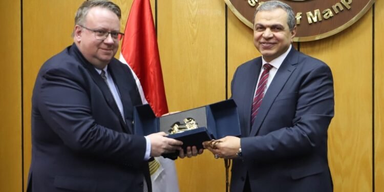 القوي العاملة: الانتهاء من 99% من قاعدة بيانات التنظيم النقابي المصري