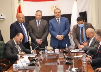 لخدمة مصالح العمال اتفاقية عمل جماعية بين النقابة العامة والشرقية للدخان