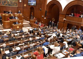 8 حالات تؤدي لفصل العامل بالقانون الجديد .. أبرزها تعاطي المخدرات