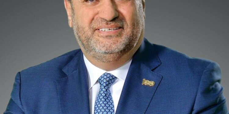 هاني أمان يهنئ العاملين بالشرقية للدخان بمناسبة عيد الفطر