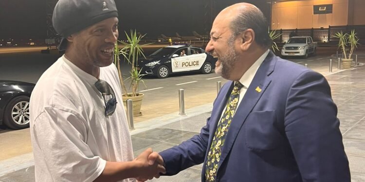 “رونالدينهو” في ضيافة الشركة الشرقية ايسترن كومباني